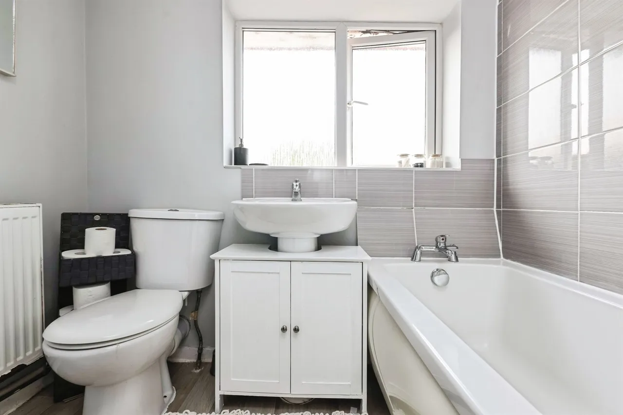 Mill Road, Cradley Heath, B64, photo 8