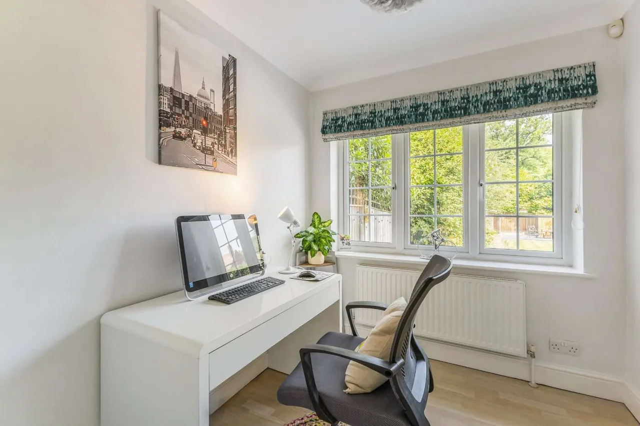 Evelyn Way, Stoke d'Abernon, Cobham, Surrey, KT11 2SJ, photo 8