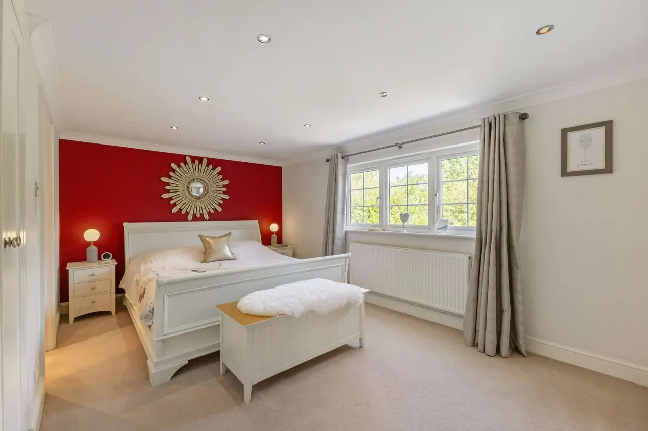 Evelyn Way, Stoke d'Abernon, Cobham, Surrey, KT11 2SJ, photo 11