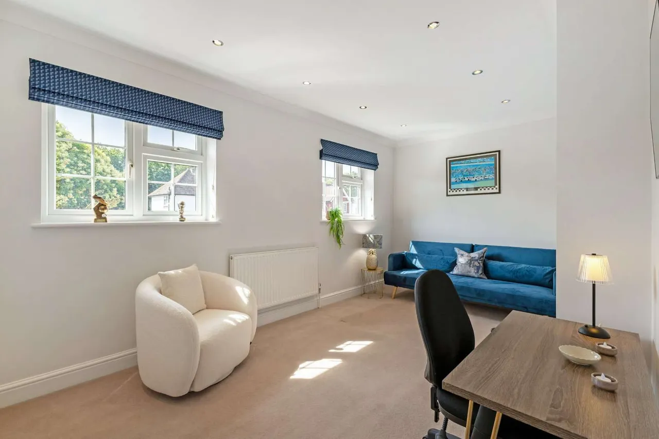 Evelyn Way, Stoke d'Abernon, Cobham, Surrey, KT11 2SJ, photo 12