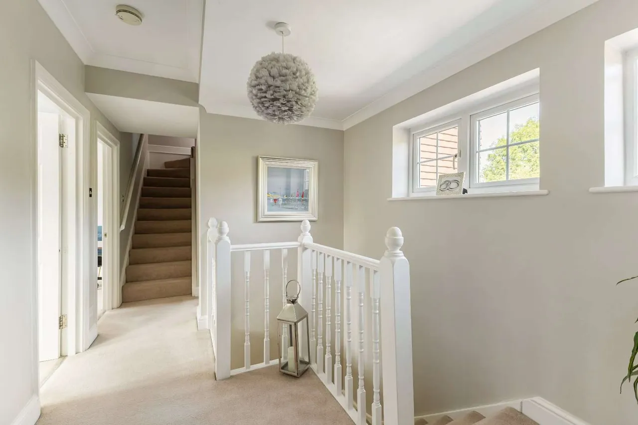Evelyn Way, Stoke d'Abernon, Cobham, Surrey, KT11 2SJ, photo 9