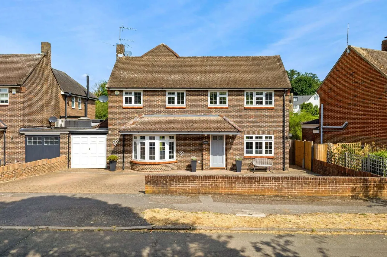 Evelyn Way, Stoke d'Abernon, Cobham, Surrey, KT11 2SJ, photo 16