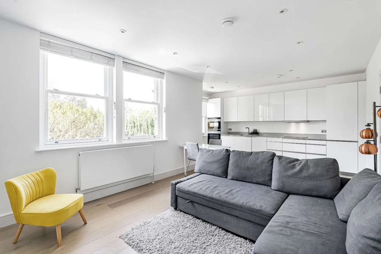 North Common Road, London, W5 2QB, photo 3