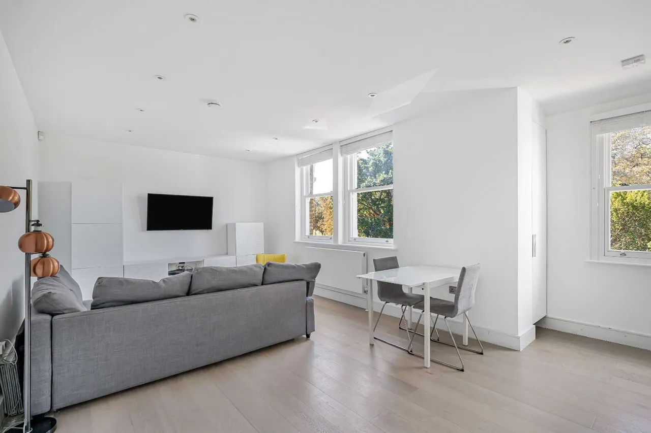 North Common Road, London, W5 2QB, photo 4