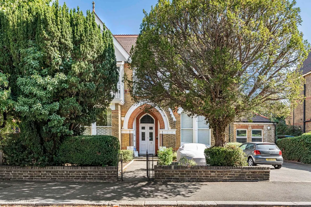 2 bed flat for sale — North Common Road, London, W5 2QB