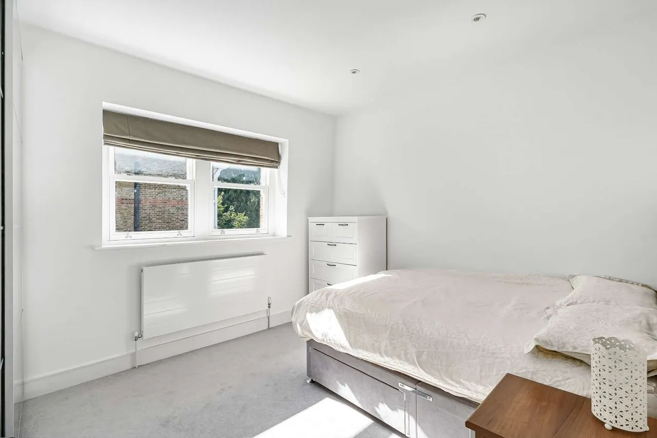 North Common Road, London, W5 2QB, photo 6