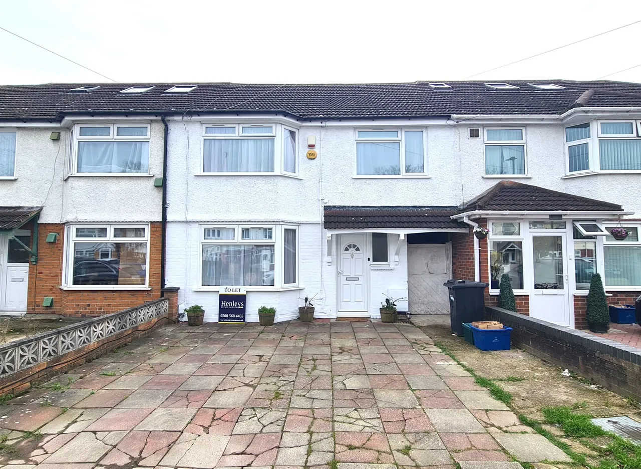 4 bed house to rent — Mornington Crescent, Hounslow