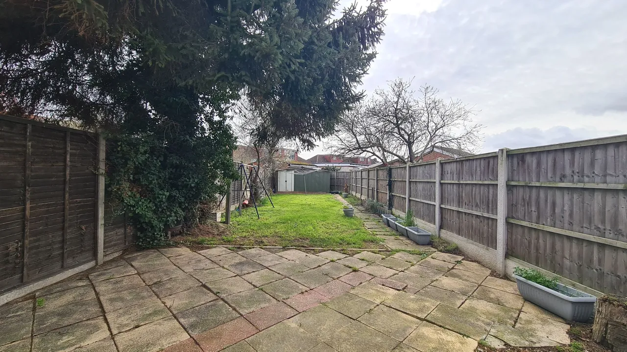 Mornington Crescent, Hounslow, photo 5