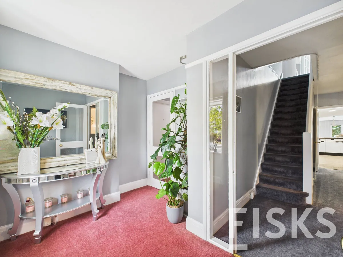 5 bed property for sale, Peace Haven Church Road, Benfleet, SS7