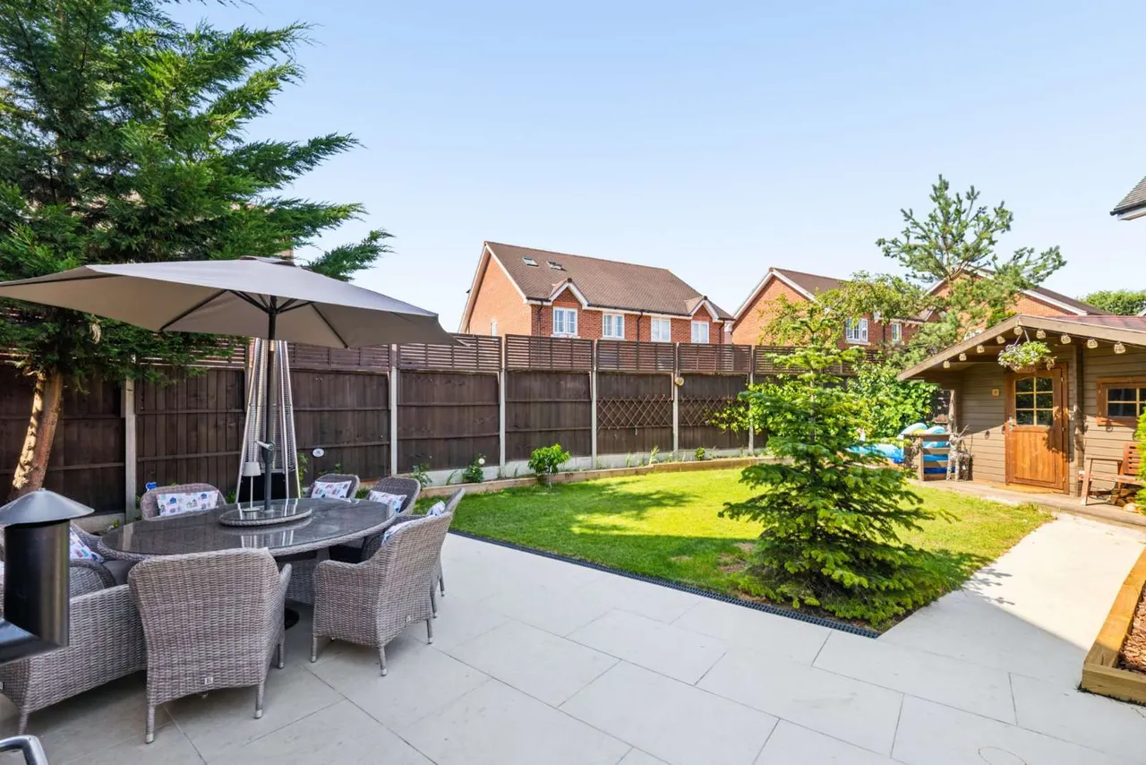 Noble Drive, West End, GU24, photo 19