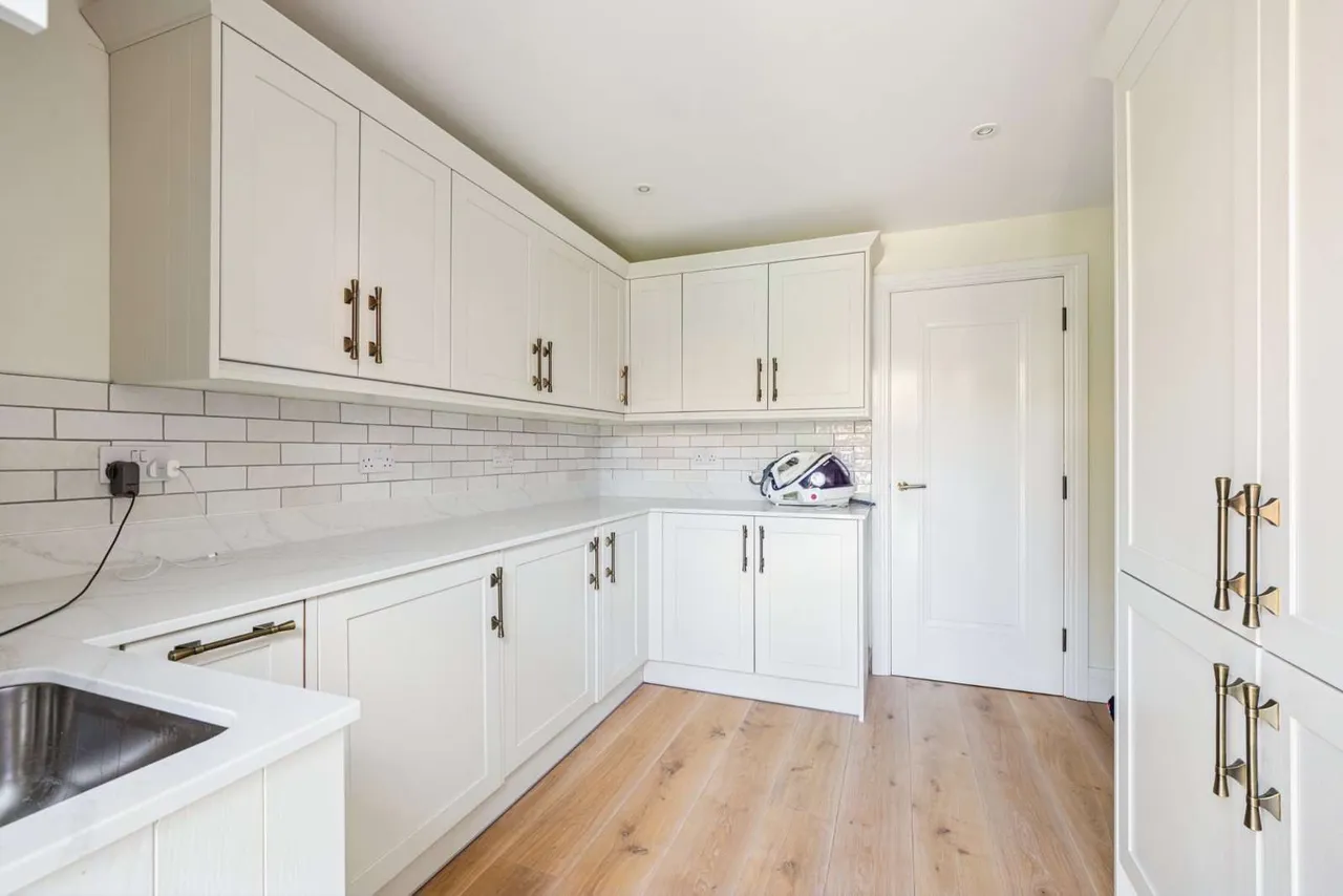 Noble Drive, West End, GU24, photo 9