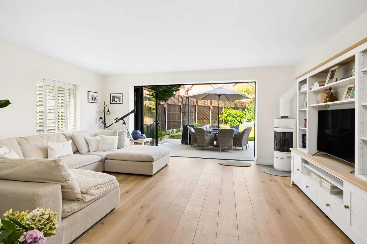 Noble Drive, West End, GU24, photo 4