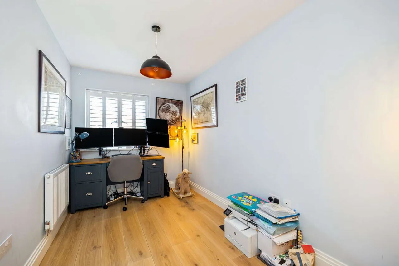 Noble Drive, West End, GU24, photo 15