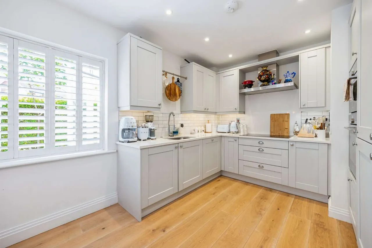 Noble Drive, West End, GU24, photo 6