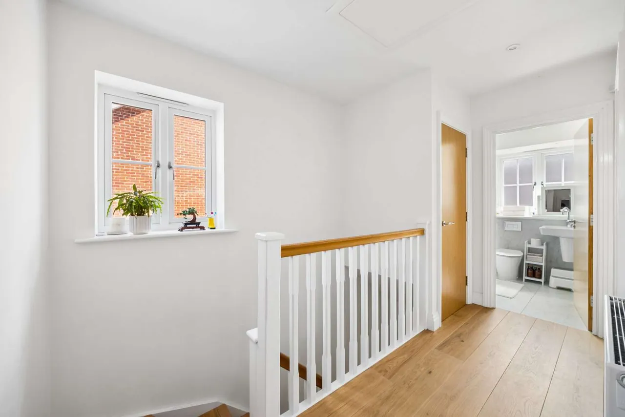 Noble Drive, West End, GU24, photo 11