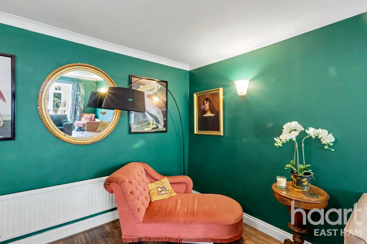 Fourth Avenue, London, E12, photo 12