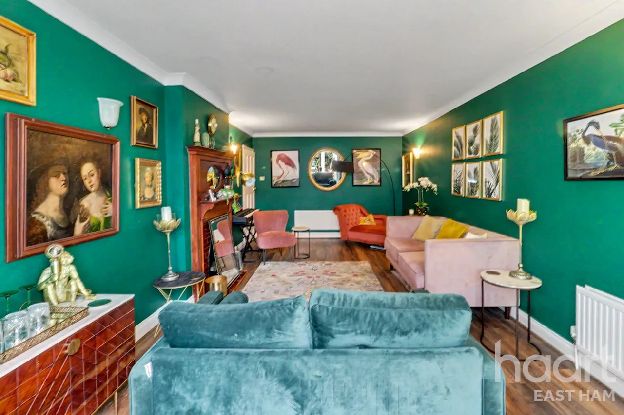 Fourth Avenue, London, E12, photo 13