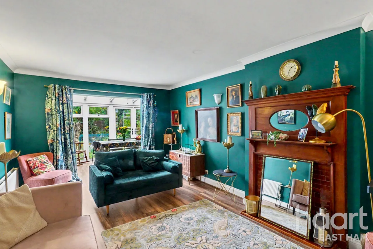 Fourth Avenue, London, E12, photo 11
