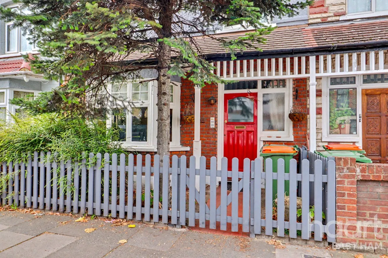 3 bed house for sale, Fourth Avenue, London, E12