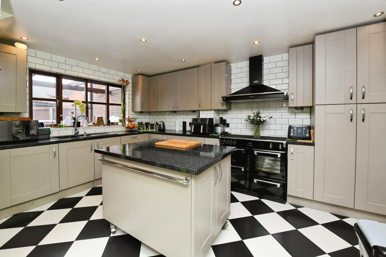 Abbotsleigh Road, South Woodham Ferrers, CM3, photo 2