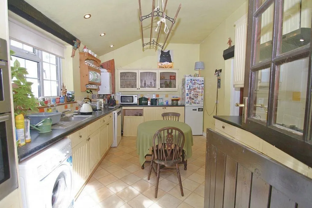 School Close, Bisley, GU24, photo 4