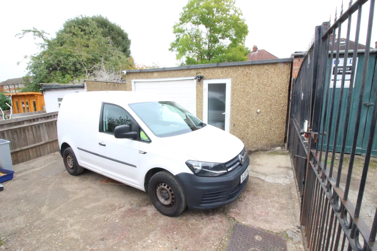 Brinkley Road, Worcester Park, KT4, photo 8