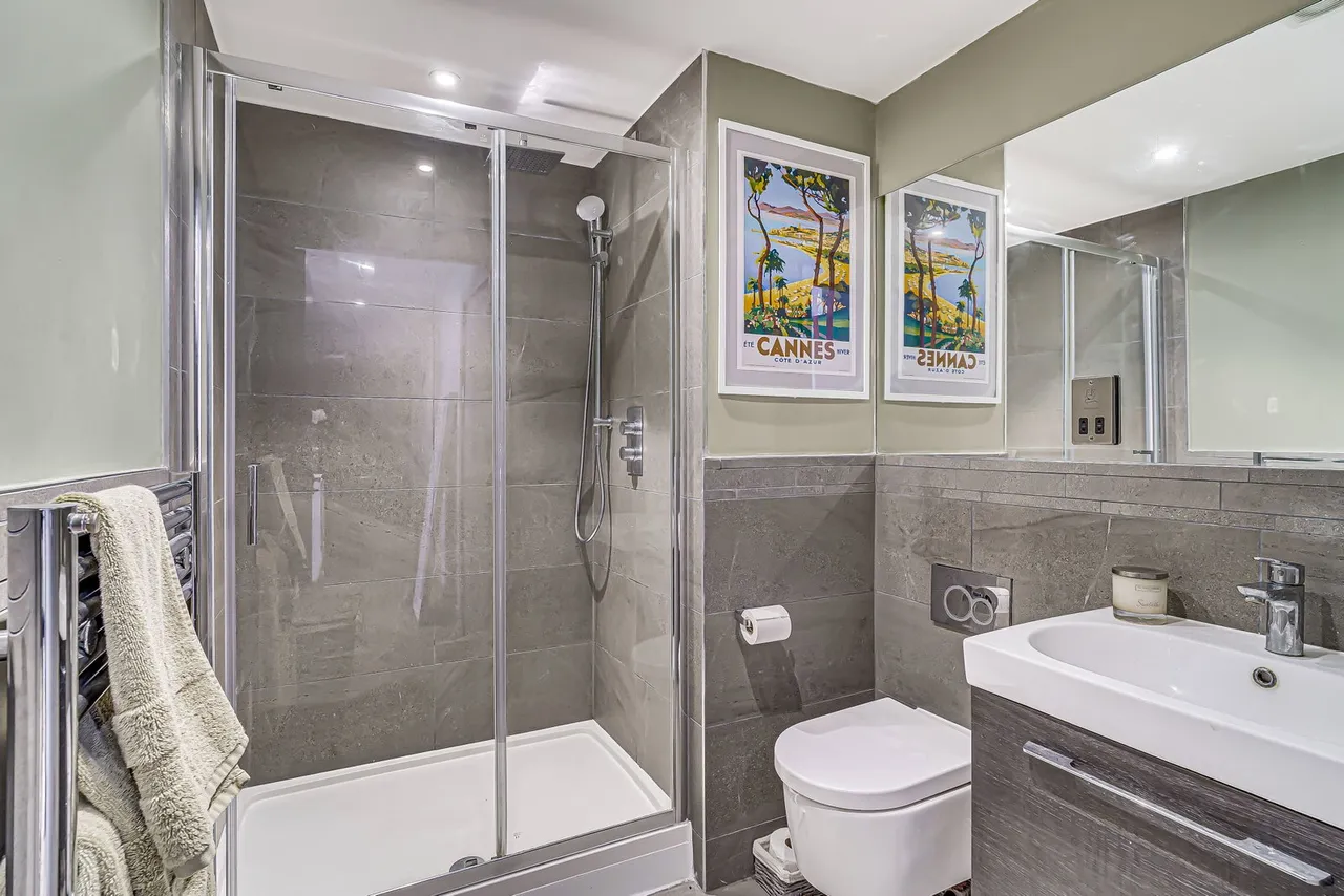 Park Terrace, Worcester Park, KT4 7JZ, photo 10