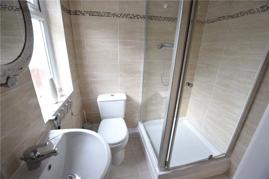 Tinshill Road, Leeds, LS16, photo 12