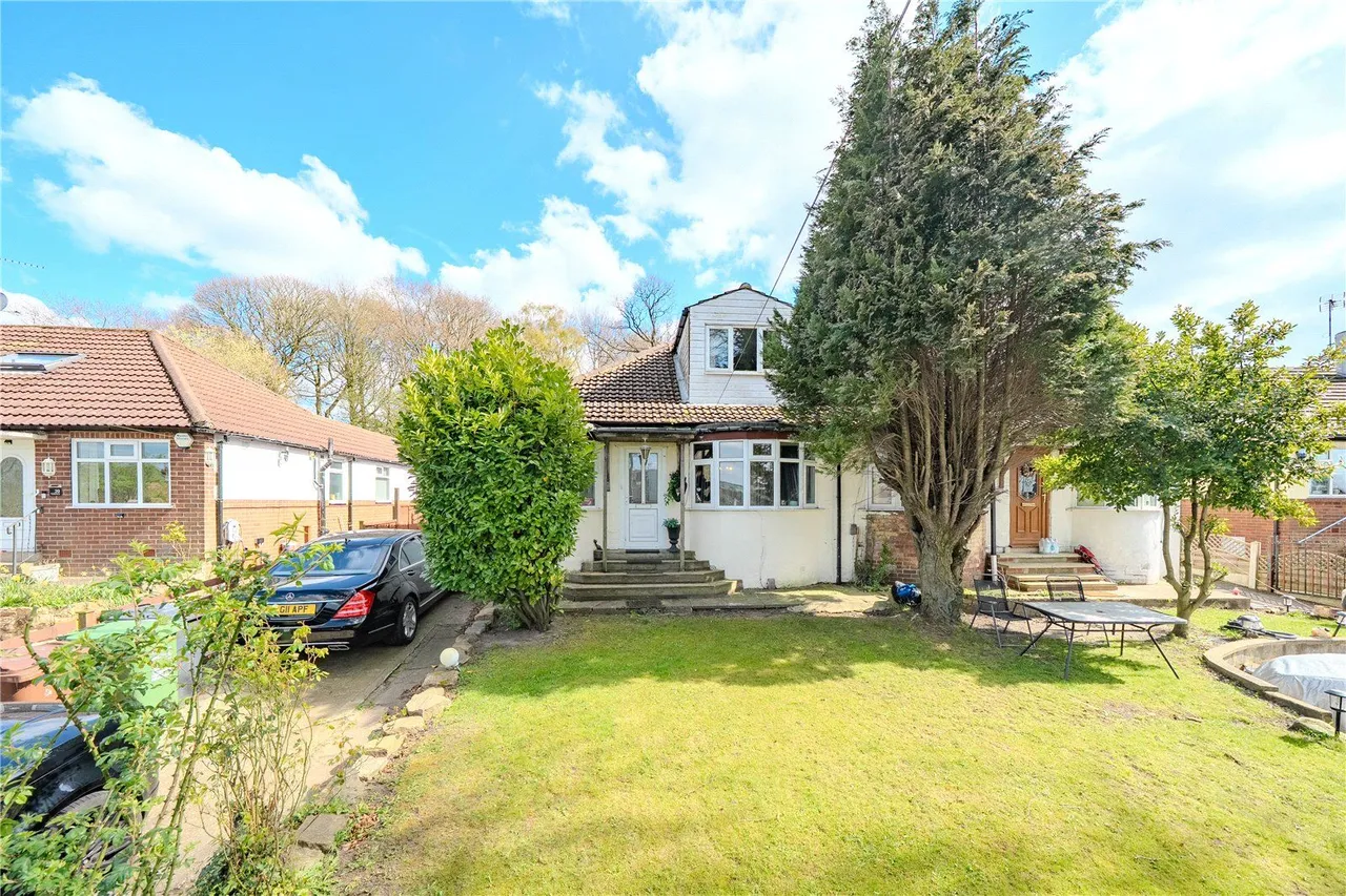 3 bed house for sale, Tinshill Road, Leeds, LS16