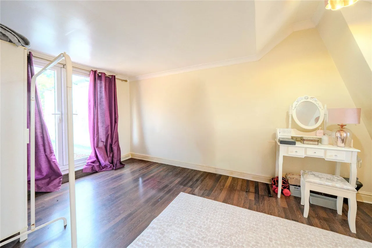 Tinshill Road, Leeds, LS16, photo 13