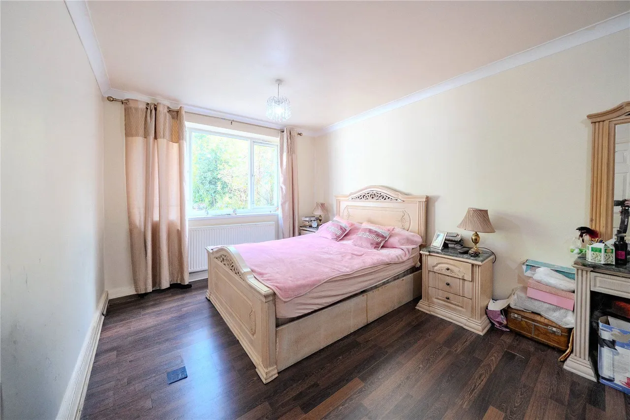 Tinshill Road, Leeds, LS16, photo 6