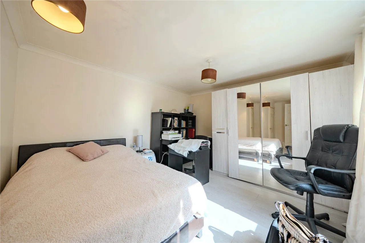 Tinshill Road, Leeds, LS16, photo 10
