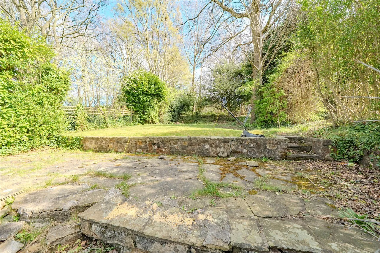 Tinshill Road, Leeds, LS16, photo 8