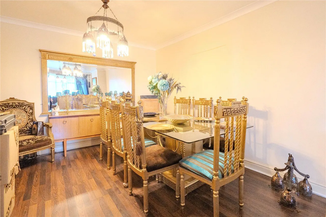 Tinshill Road, Leeds, LS16, photo 4