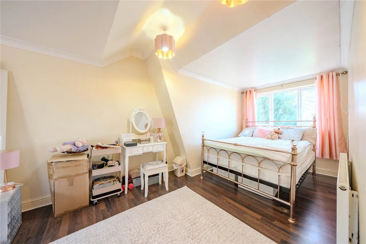 Tinshill Road, Leeds, LS16, photo 9