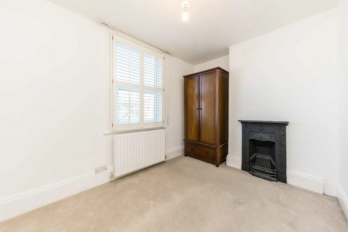 Staines Road, TW2, photo 7