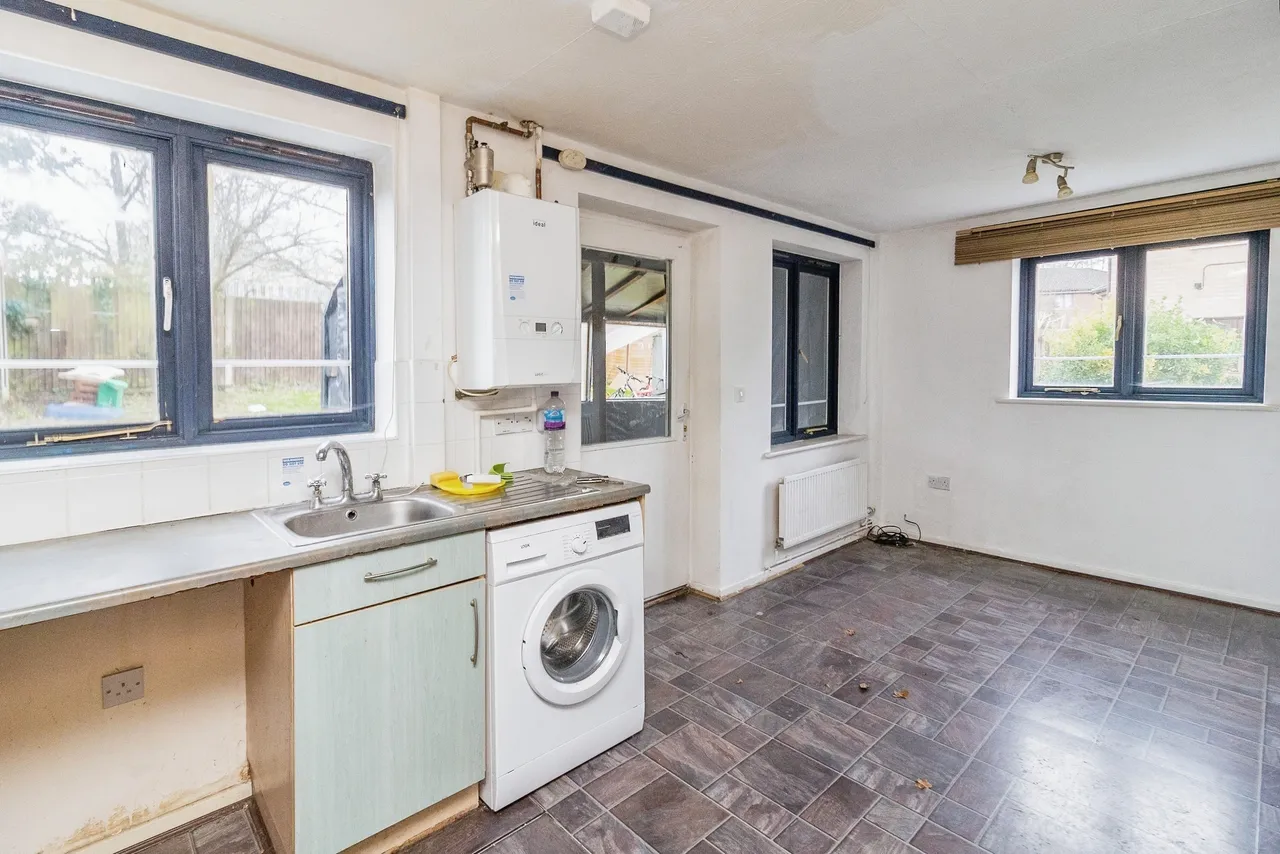 Coles Avenue, Leadenhall, Milton Keynes, Buckinghamshire, MK6, photo 8