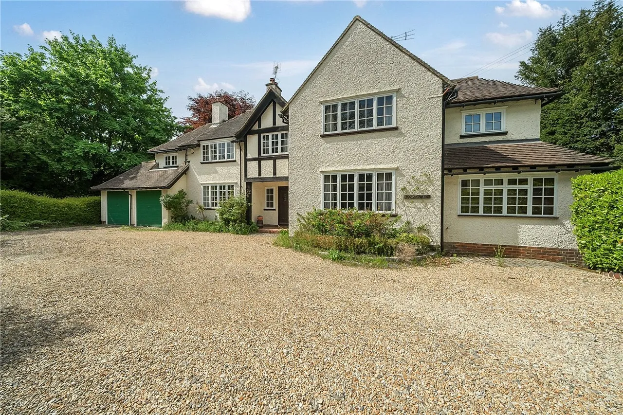 Great Austins, Farnham, Surrey, GU9, photo 9