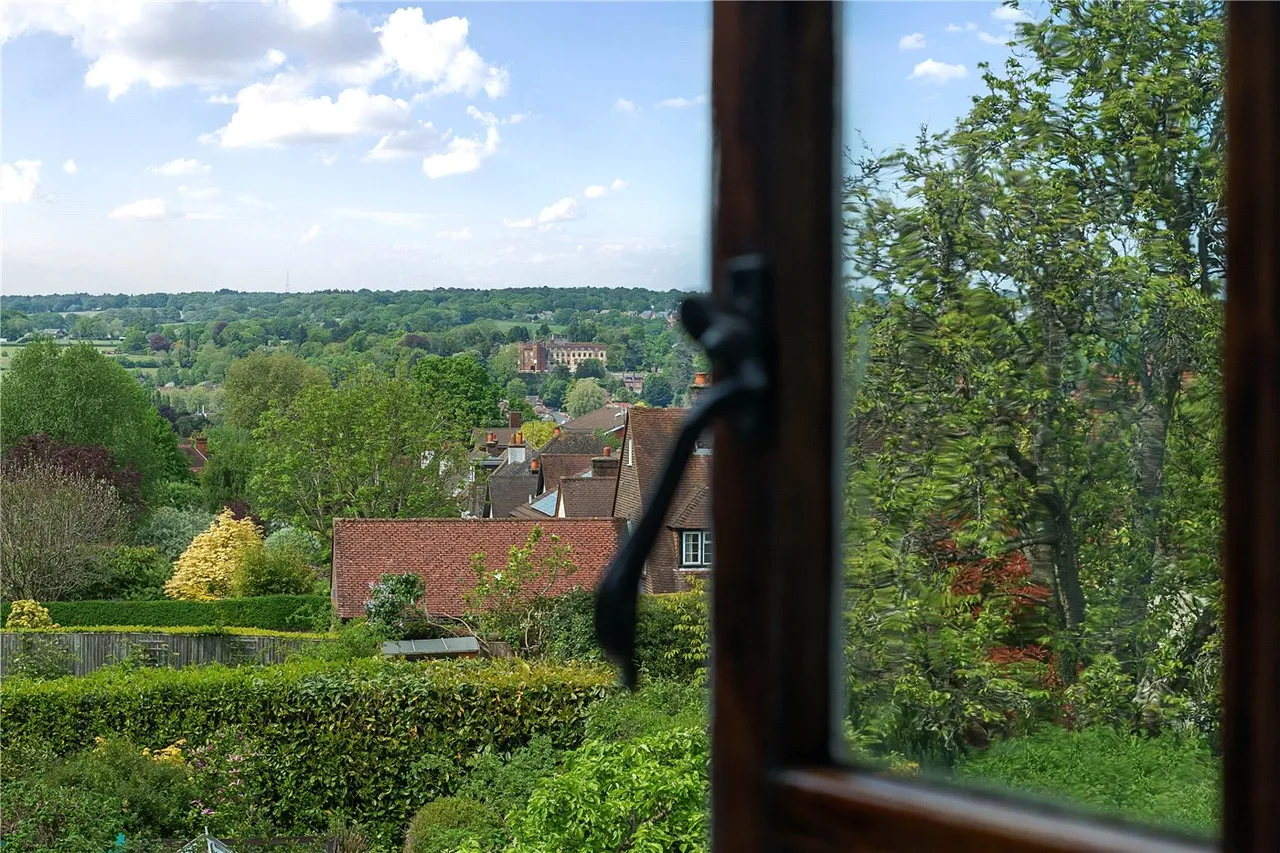 Great Austins, Farnham, Surrey, GU9, photo 8