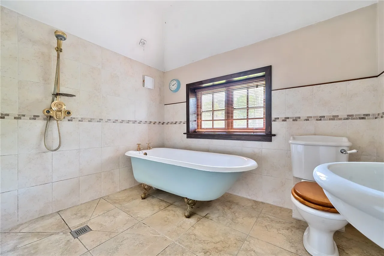 Great Austins, Farnham, Surrey, GU9, photo 5