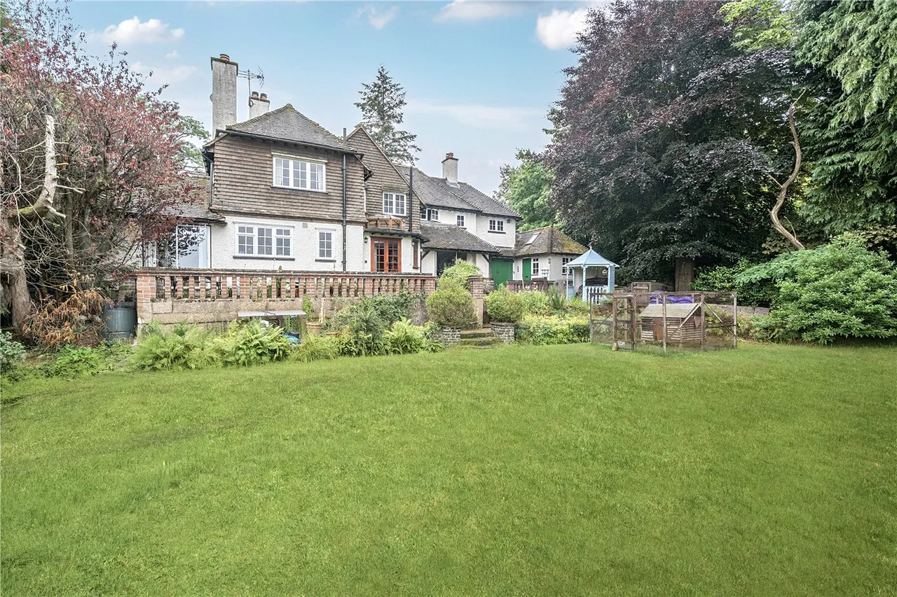 Great Austins, Farnham, Surrey, GU9, photo 11