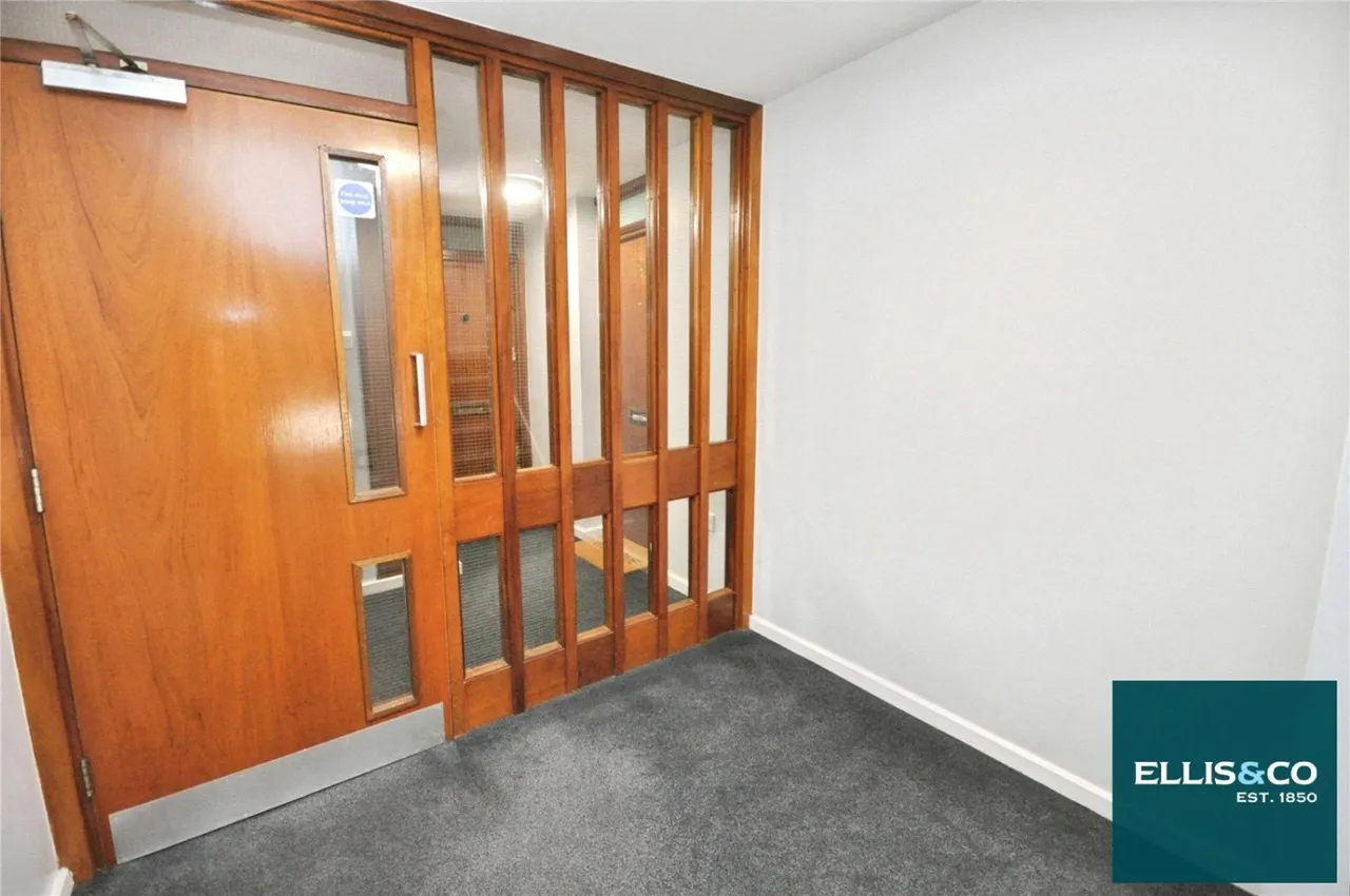 Britten Close, Golders Green, NW11, photo 13