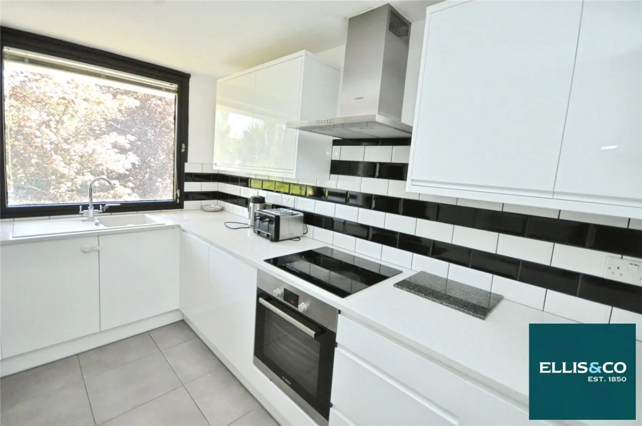 Britten Close, Golders Green, NW11, photo 6