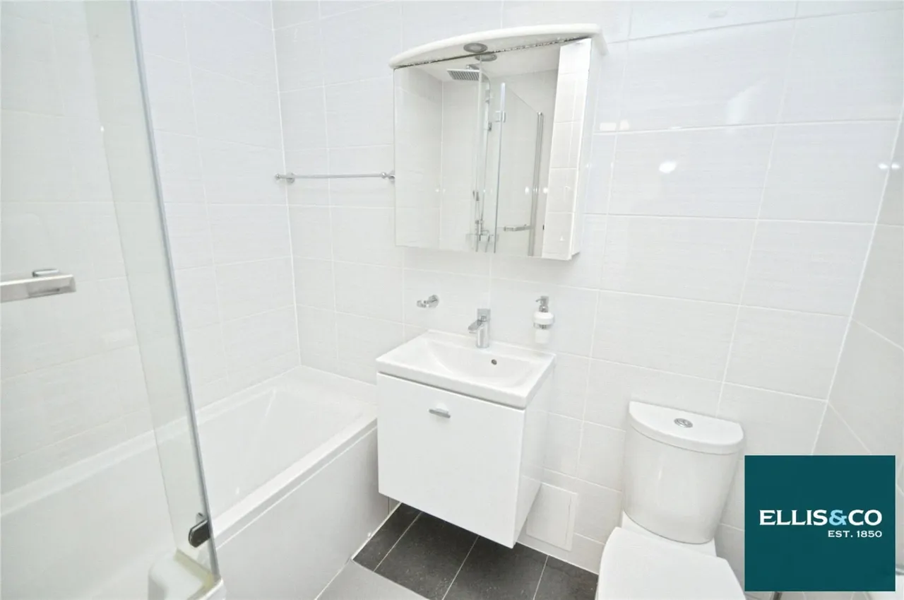 Britten Close, Golders Green, NW11, photo 9