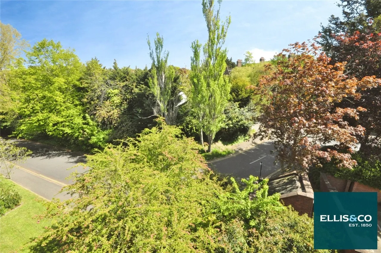 Britten Close, Golders Green, NW11, photo 5