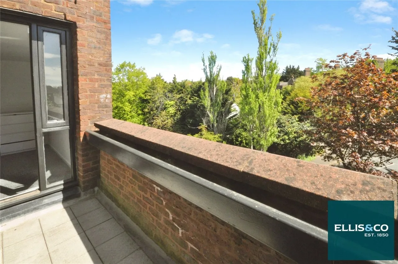 Britten Close, Golders Green, NW11, photo 3