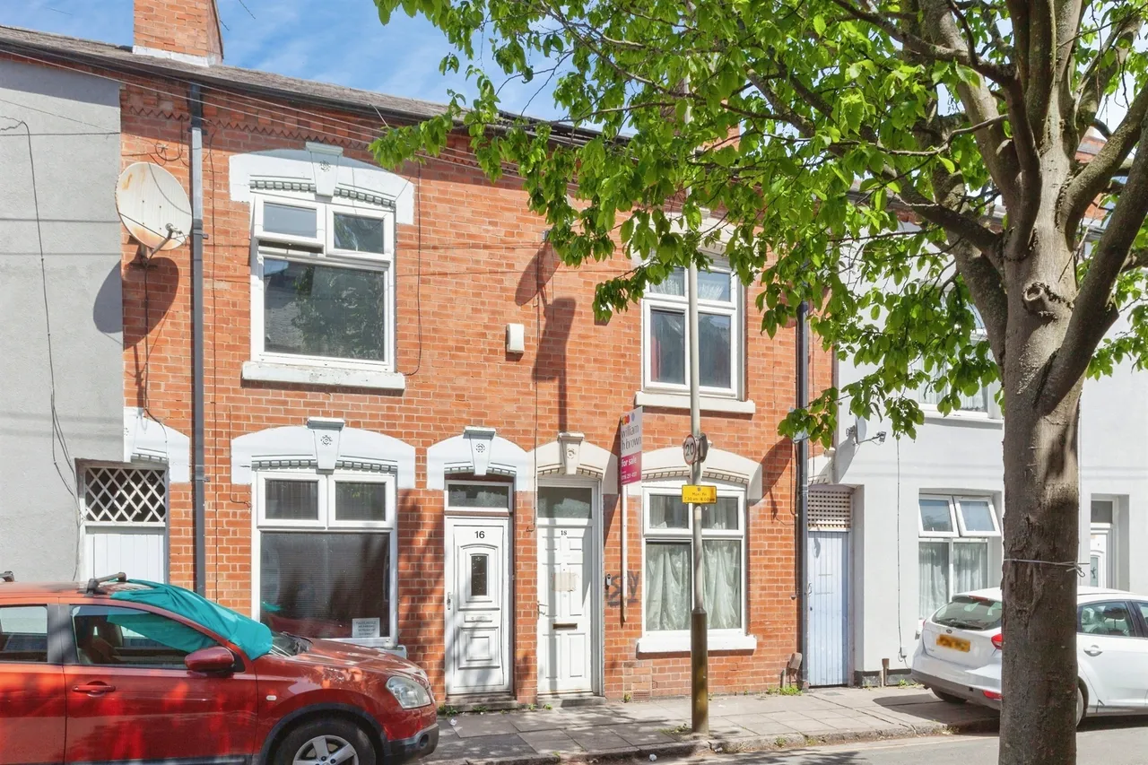 2 bed house for sale — Earl Howe Street, Leicester