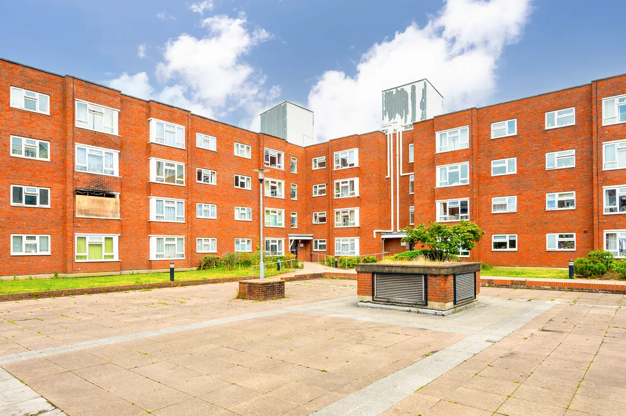 1 bed flat for sale — 46 Bedford House, Onslow Street, Guildford