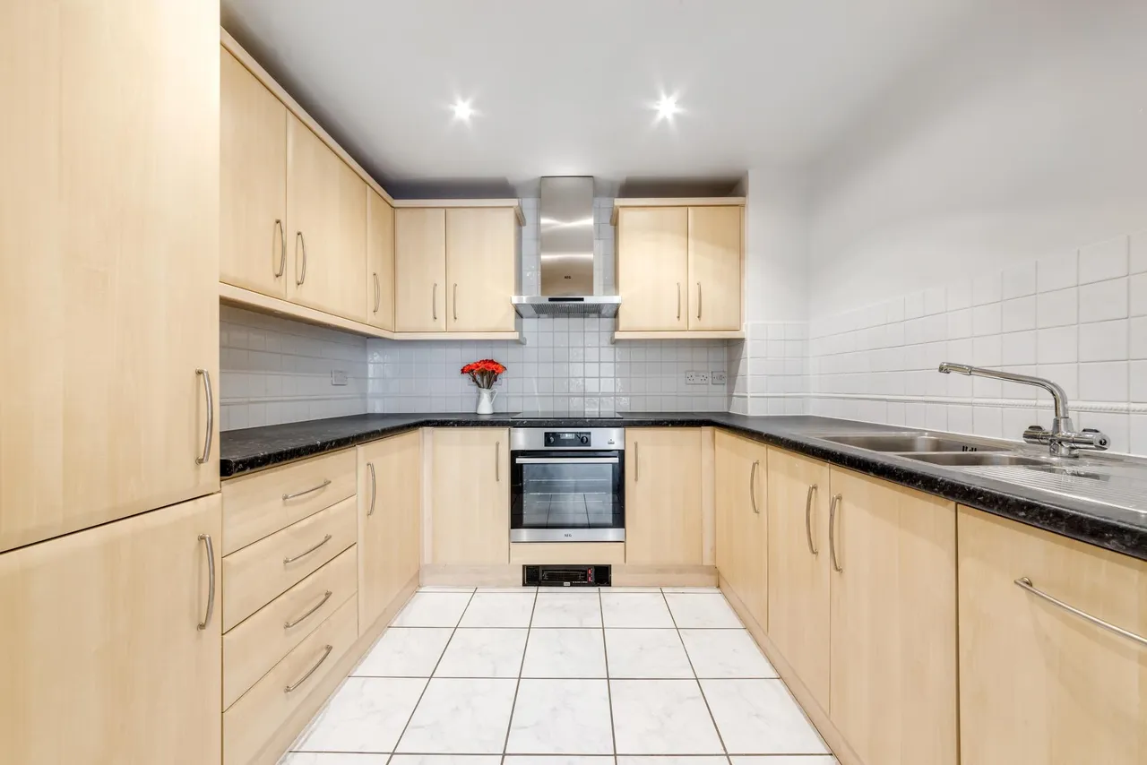 Boardwalk Place, Canary Wharf, E14, photo 3