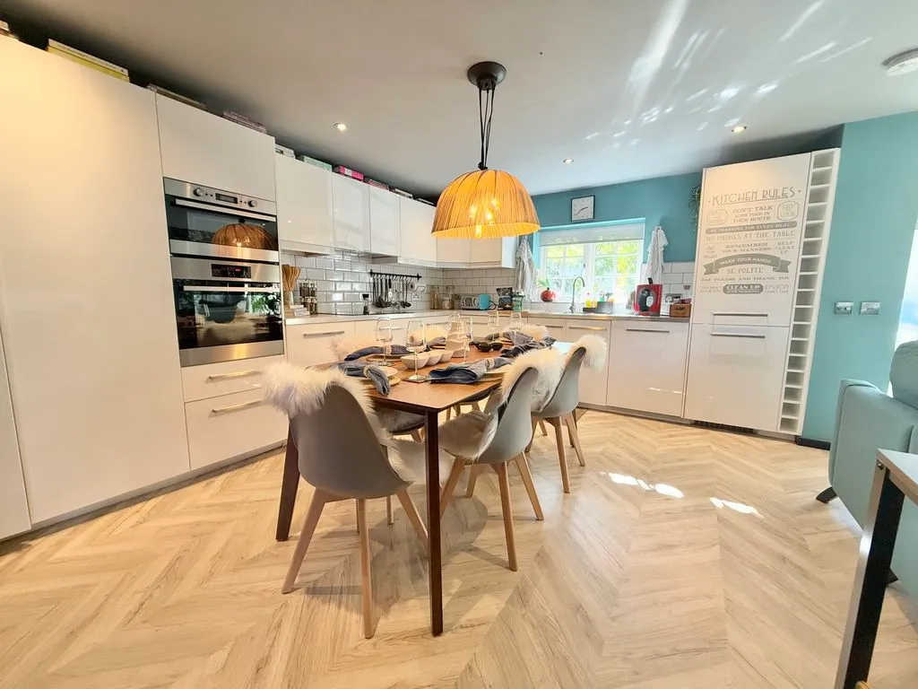 Woodlands, Crafton, LU7, photo 10
